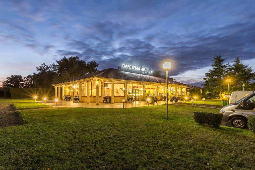 Aliotel Cazères-sur-lʼAdour 외부 사진